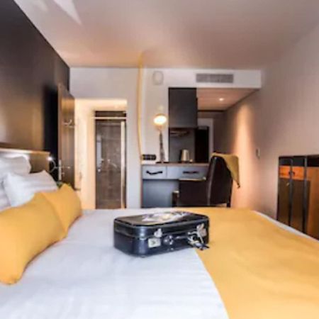 Best Western Plus Suitcase Paris La Defense Боа-Коломб Екстериор снимка