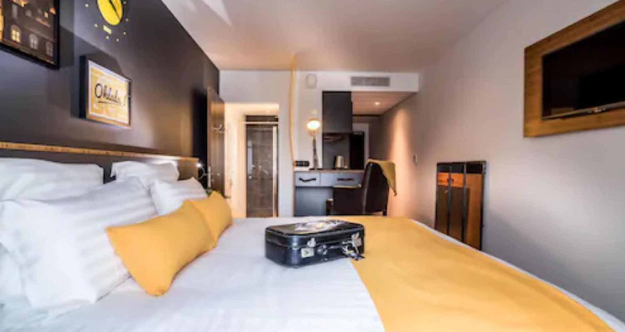 Best Western Plus Suitcase Paris La Defense Боа-Коломб Екстериор снимка